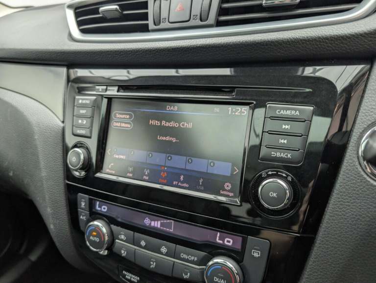 2021 Nissan Qashqai 1.3 DIG-T N-Motion SUV 5dr Petrol Manual Euro 6 (s/s) (140 ps) HILL START A H...