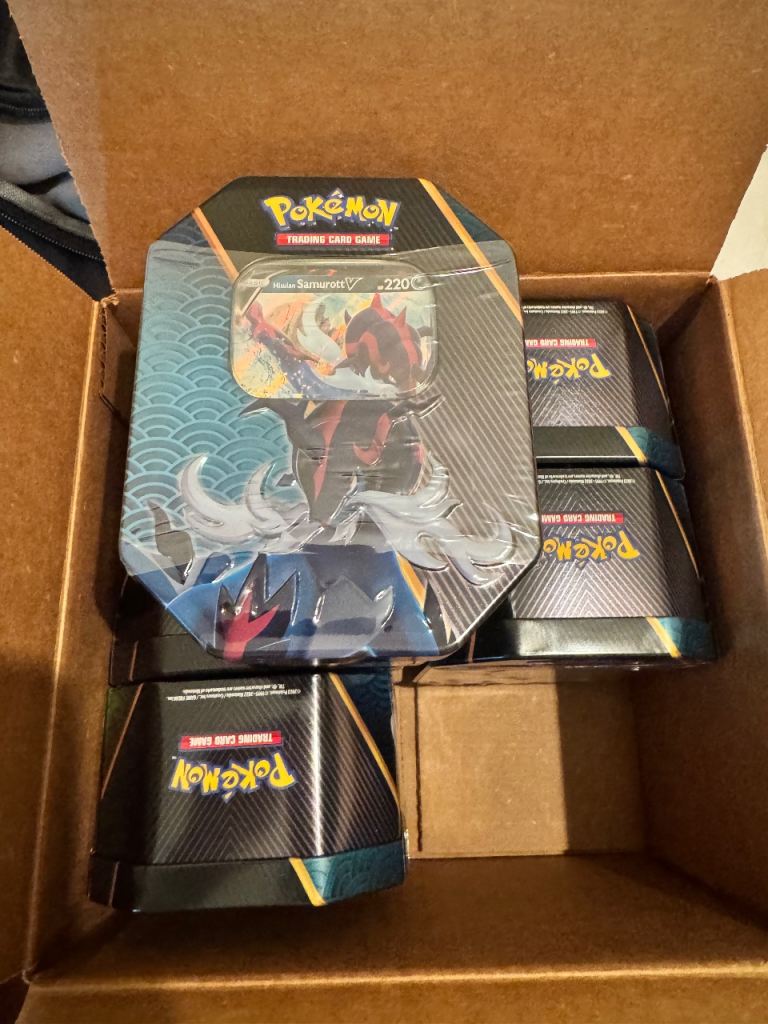 Pokemon case  Divergent Powers Tin 6 tins