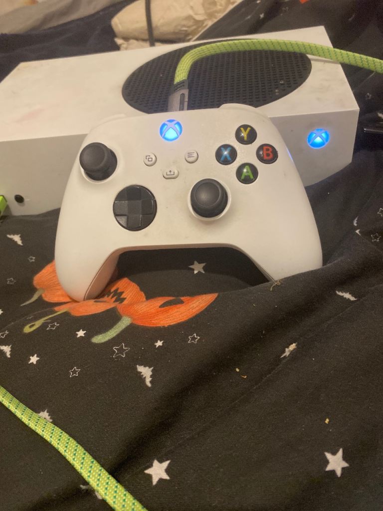 Xbox Series S Console with Controller – Good Condition, £120.00 for Sale