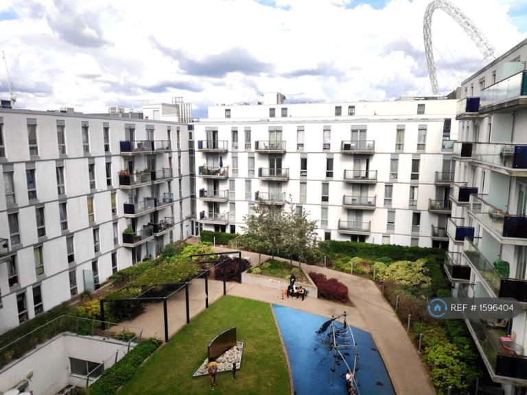2 bedroom flat in Quadrant Court, Wembley, HA9 (2 bed) (#1596404)