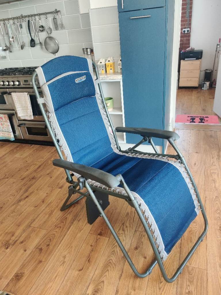 Sun lounger x2