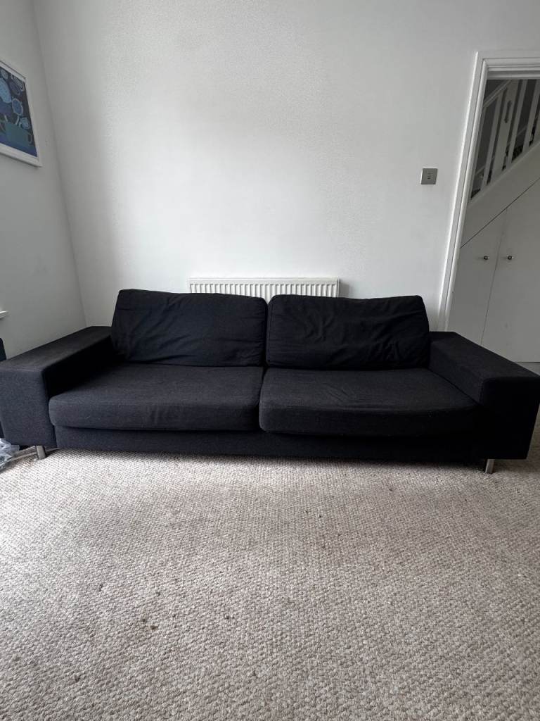 Large 3-Seater Sofa – Charcoal Black – BoConcept Style / Minimalist