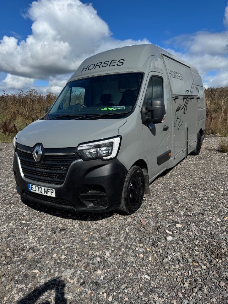 3.5T Horsebox Renault Master