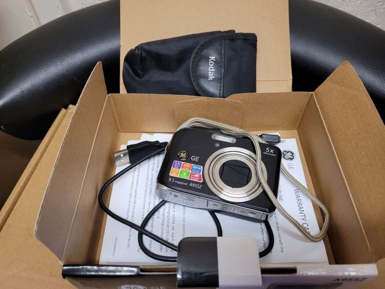 GE A955Z Digital Camera 