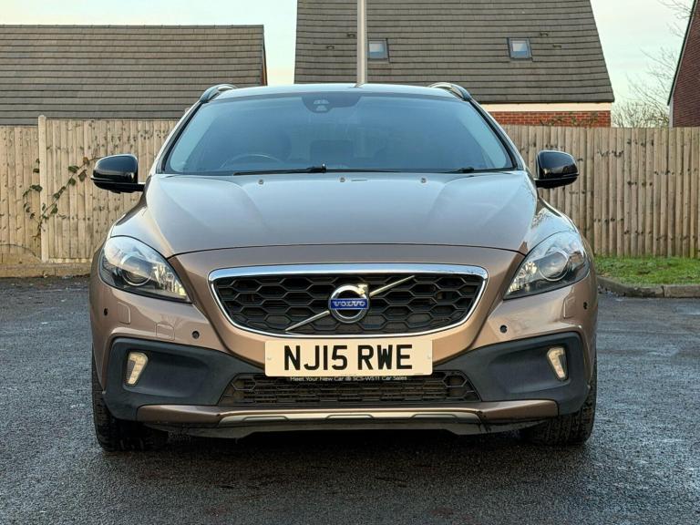 2015 Volvo V40 Cross Country 2.0 D4 Lux Nav Euro 6 (s/s) 5dr HATCHBACK Diesel Manual