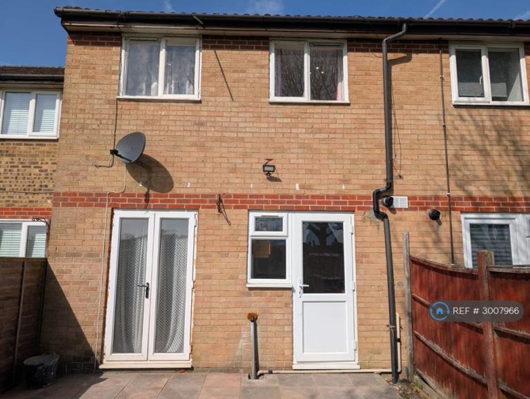 3 bedroom house in Daintry Close, Harrow, HA3 (3 bed) (#3007966)