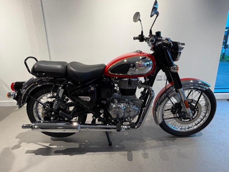 2024 ROYAL ENFIELD CLASSIC 350 CHROME in RED/CHROME, '24 Plate with 1913 miles