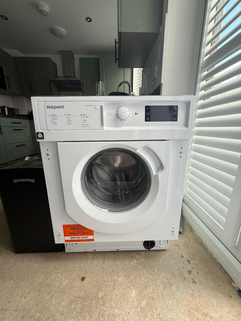 Hotpoint Intergrated 7KG washing machine