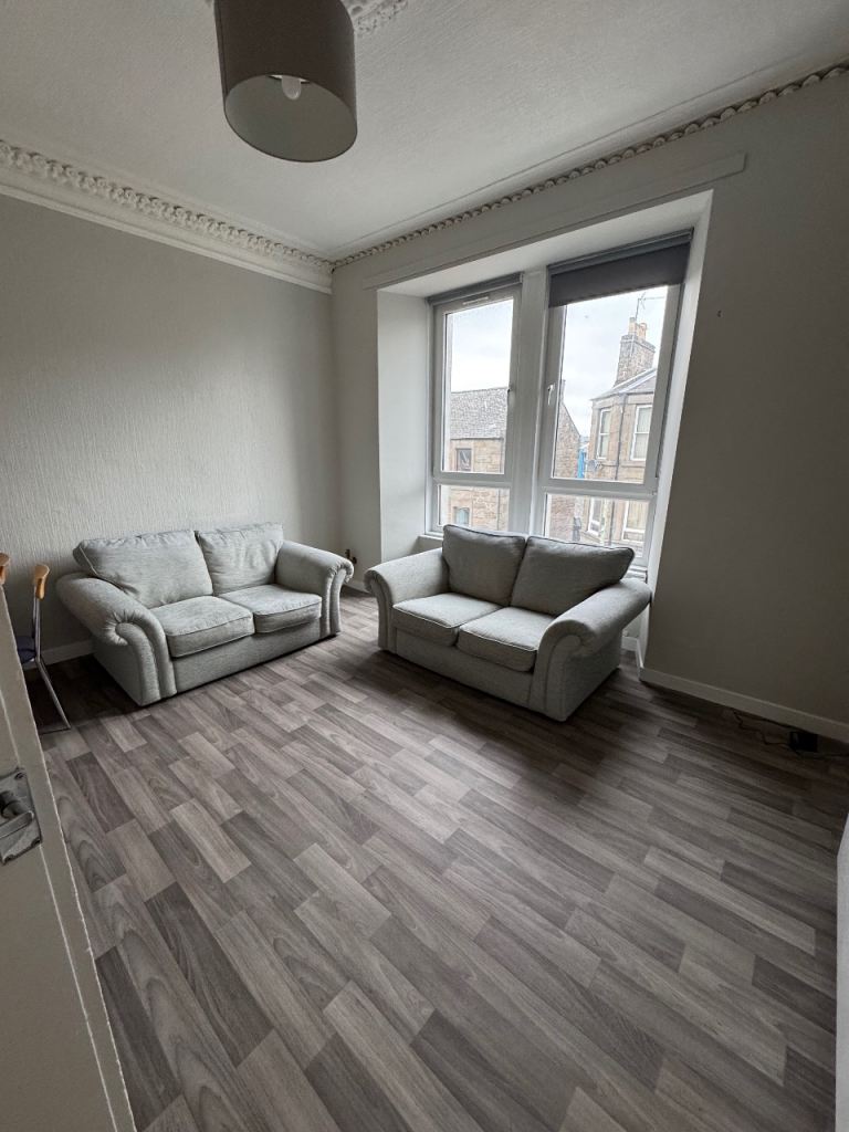 Top (Third) floor 2 bed flat