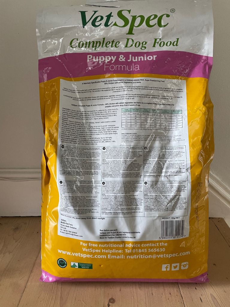 Premium Dogfood Kibble Puppy Junior Free to collect
