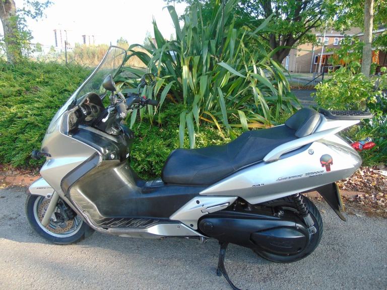 Honda FJS 600 A-7 Silverwing Automatic scooter trade in to clear running project