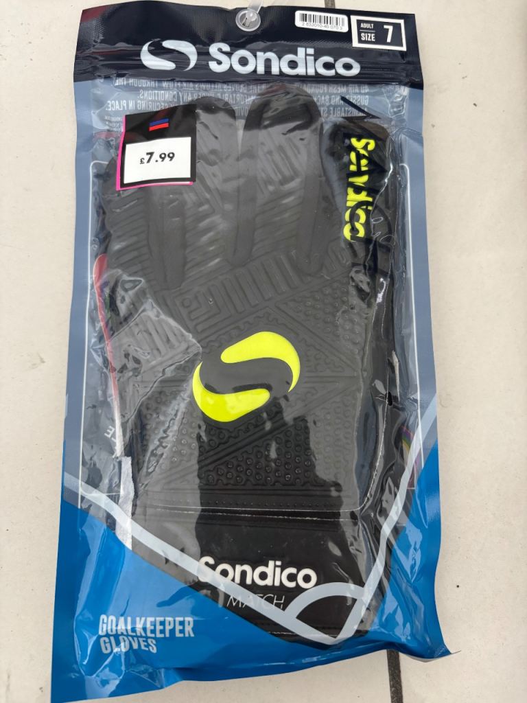 Sondico Match Goalkeeper Gloves Size 7 – Brand New