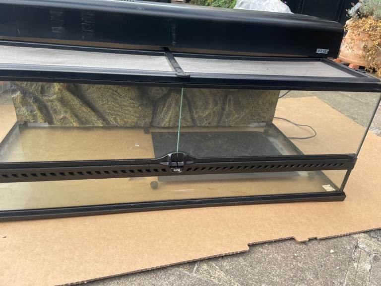 Exo Terra Vivarium & Accessories 