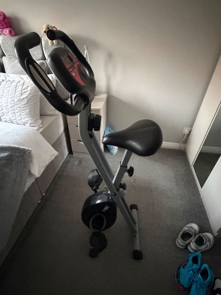 Folding exercise bike 