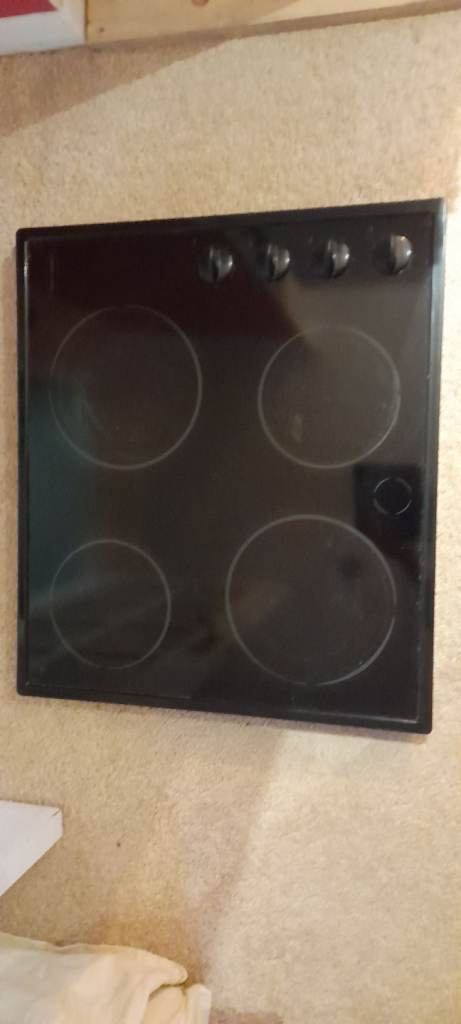 Ceramic hob. Fully functioning