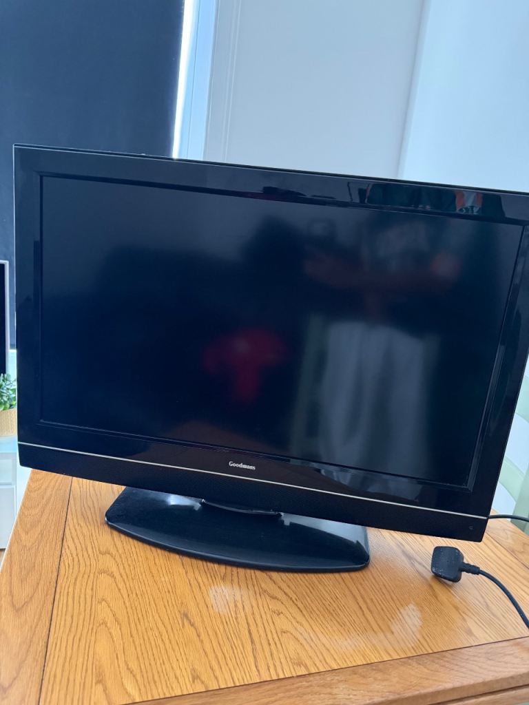 Goodmans Black Flat Screen TV – Good Condition