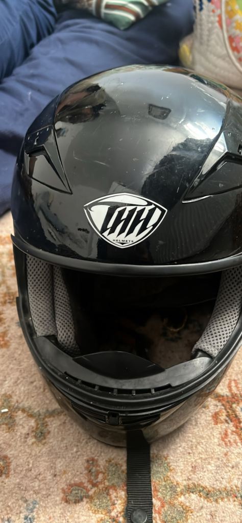 Black THH Motorcycle Helmet – Good Condition