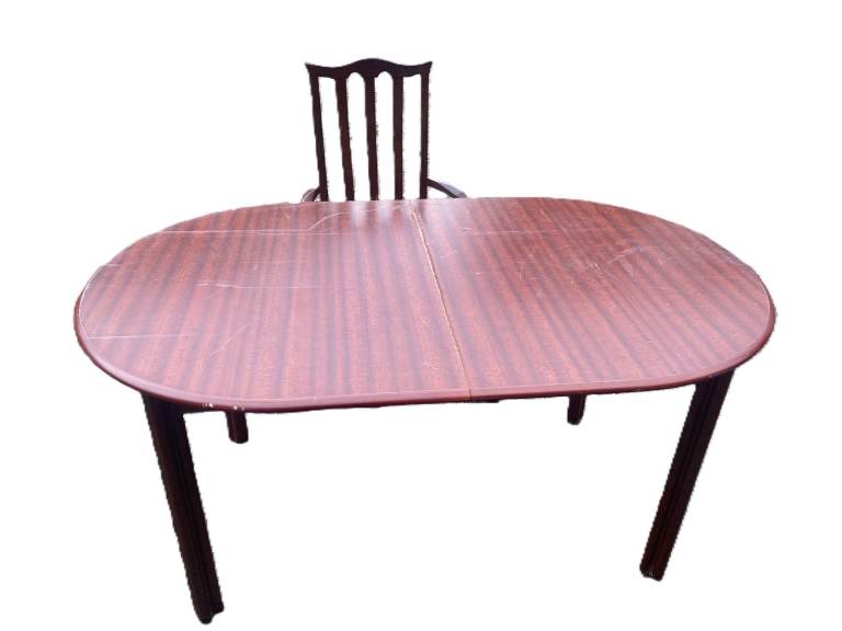 Wooden oval dining table - extends