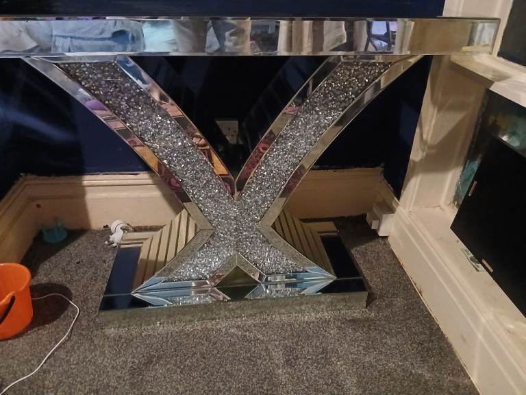 Mirrored Console Table with Crushed Diamond Inlay – Good Condition