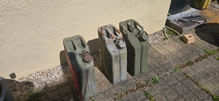 3 x petrol/diesel Jerry cans