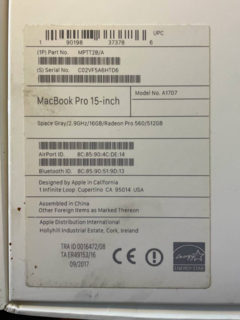 Apple MacBook Pro 15.4" Core i7 8th Gen 2.9GHz 16GB 512GB SSD 2017 Good Condition