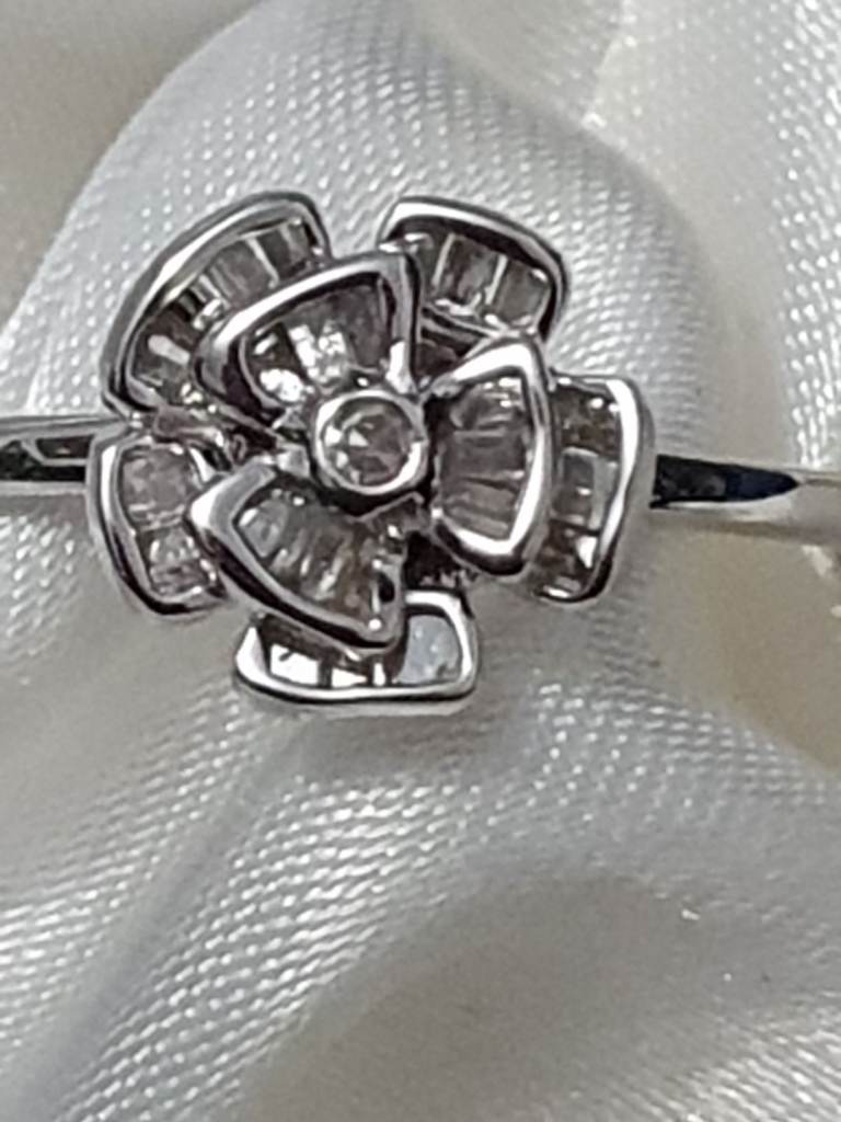 Womans Ring Size M or O Diamond Baguette Flower ring Silver 925 Platinum Overlay new 