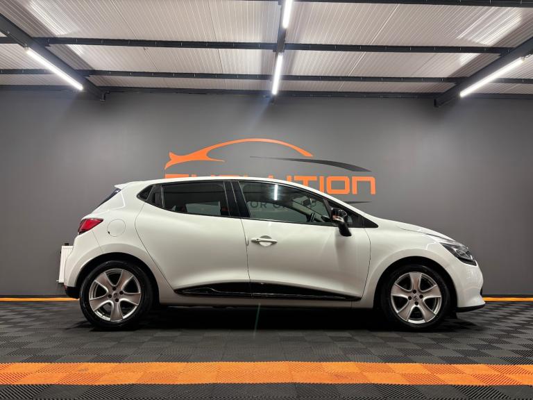 2015 Renault Clio 1.2 16V Dynamique MediaNav 5dr HATCHBACK Petrol Manual