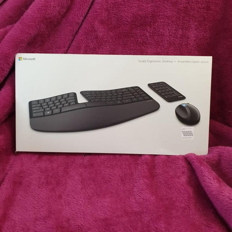 Microsoft L5V-00007 Wireless Sculpt Ergonomic Desktop AZERT Keyboard, Mouse, Numeric Pad Set unused