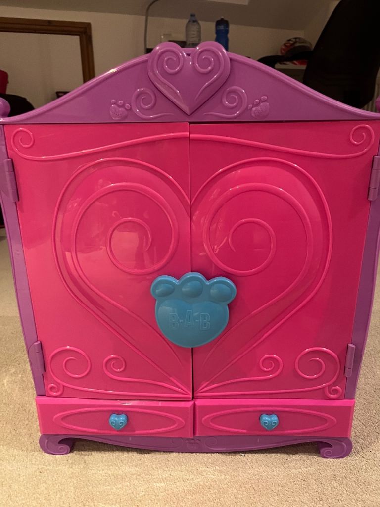 Build a Bear wardrobe and clothes