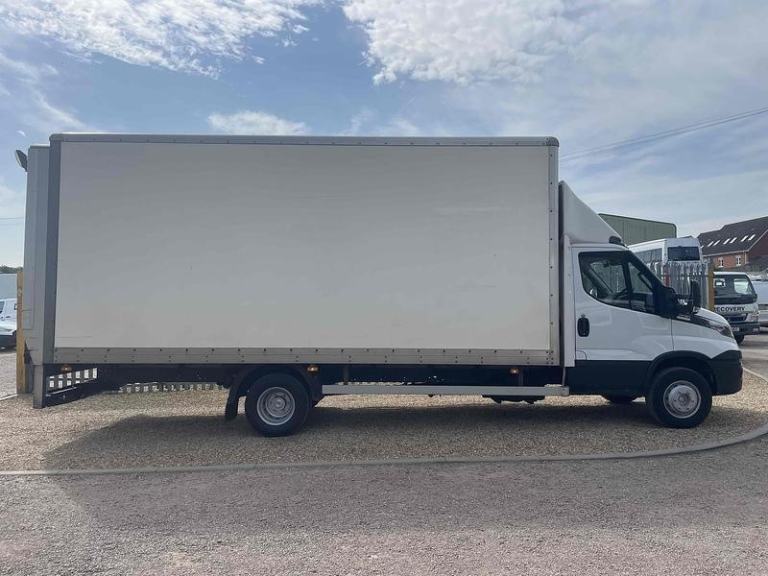 Iveco Daily 70C18 20FT Luton Box Van Taillift Truck Diesel Auto 7.2 Ton Lorry