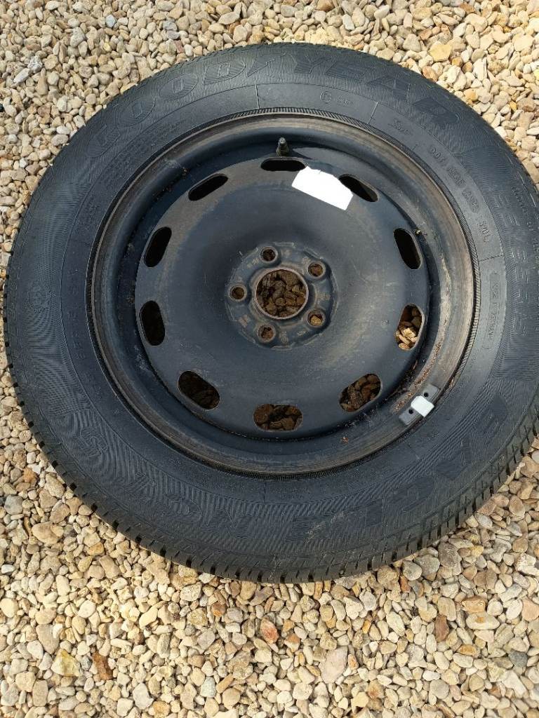Car tyre with jack kit