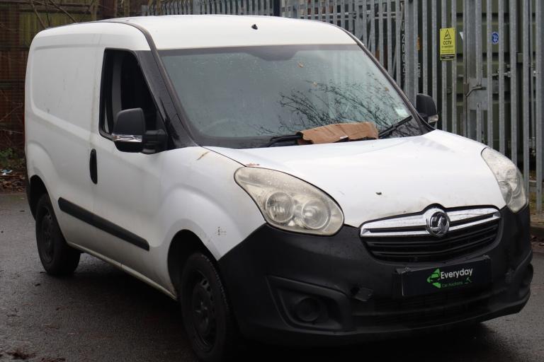 image for 2017 Vauxhall Combo 2000 1.3 CDTI 16V 95ps H1 Van Euro 6 **SPARE OR REPAIR** PANEL VAN Diesel Manual