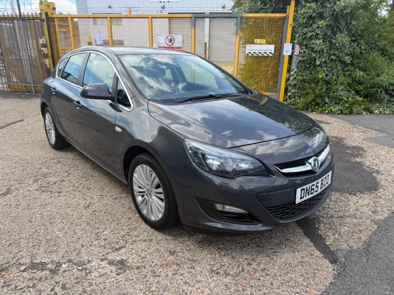 2015 Vauxhall Astra 1.6i 16V Excite 5dr HATCHBACK Petrol Manual