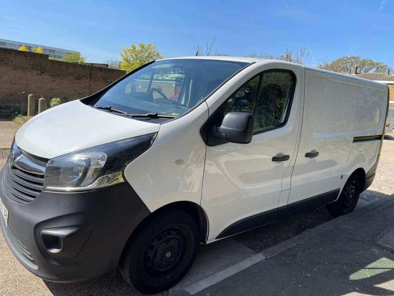 67 Reg/no VAT/ ULEZ/2 Owners/new LUK CLUTCH+ FLYWEEL/ DISPLAY/ REV + FRONT CAMERA/ AC / ALARM