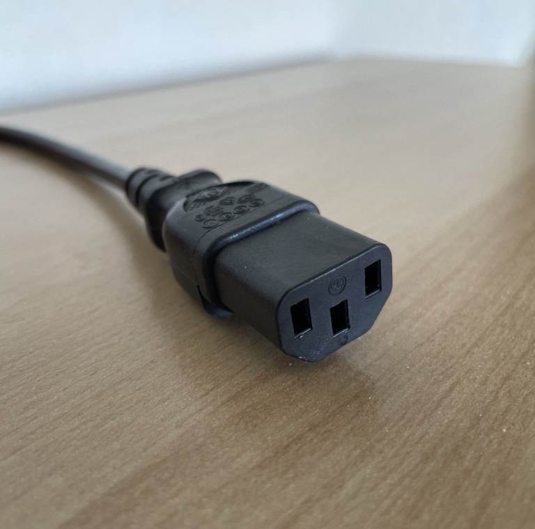 Three Flat Pin Kettle Mains Power Lead For PC and other Devices Length Approx 6ft