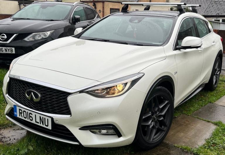 Infiniti, Q30, Hatchback, 2016, Semi-Auto, 2143 (cc), 5 doors