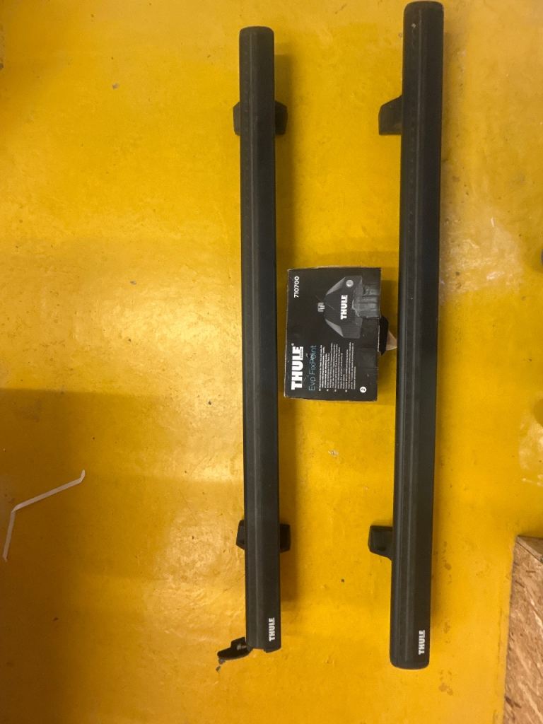 Pair of Thule Roof rack and fixings for Transporter 