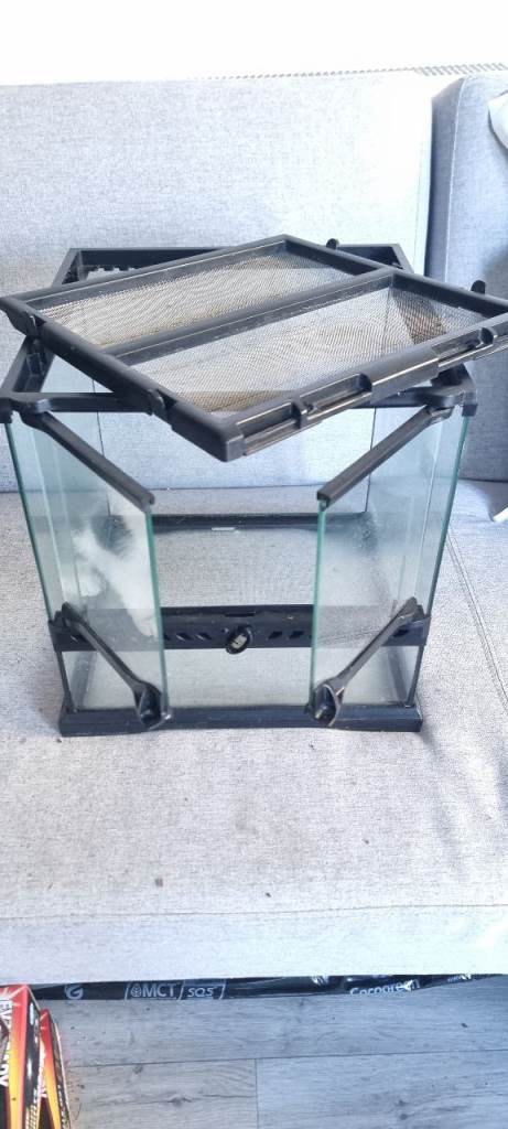 Vivarium reptile tank