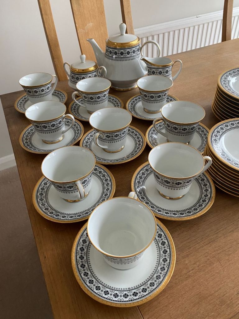 NORITAKI SCHEHERAZADE FINE CHINA DINNER AND TEA SERVICE