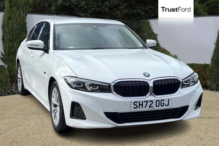 2022 BMW 3 Series 330e Sport 4dr Step Auto- Parking Sensors & Camera Automatic Saloon Hybrid Auto...