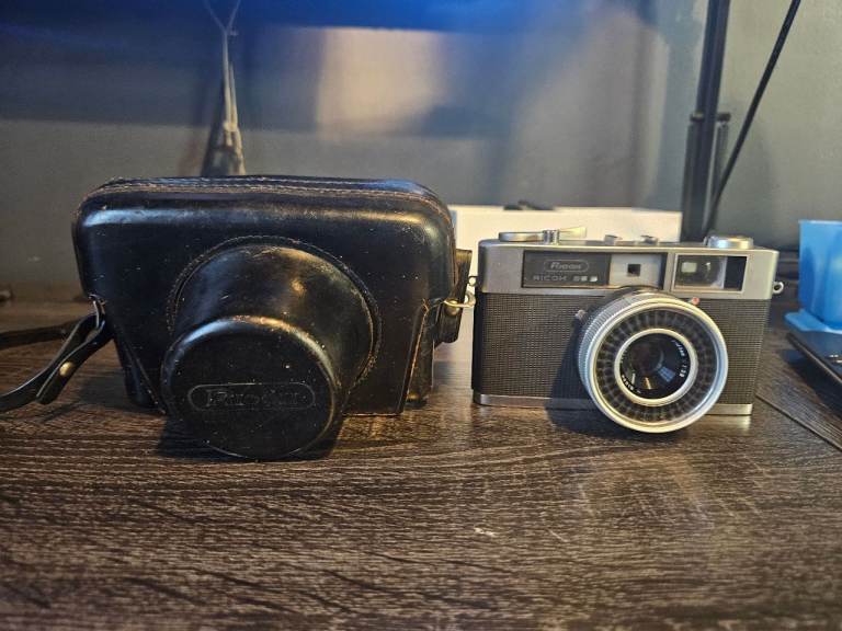 vintage ricoh 35s 35mm film camera with original leather case