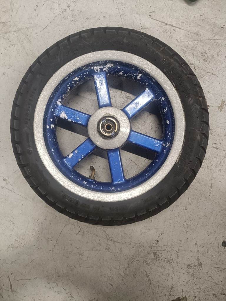Keyway Chinese Scooter Front wheel & Tyre 120x70x12