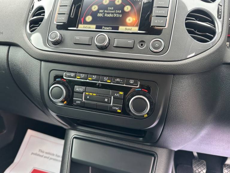 2014 Volkswagen Tiguan 2.0 TDI BlueMotion Tech Match SUV 5dr Diesel Manual 2WD Euro 5 (s/s) (140 ...