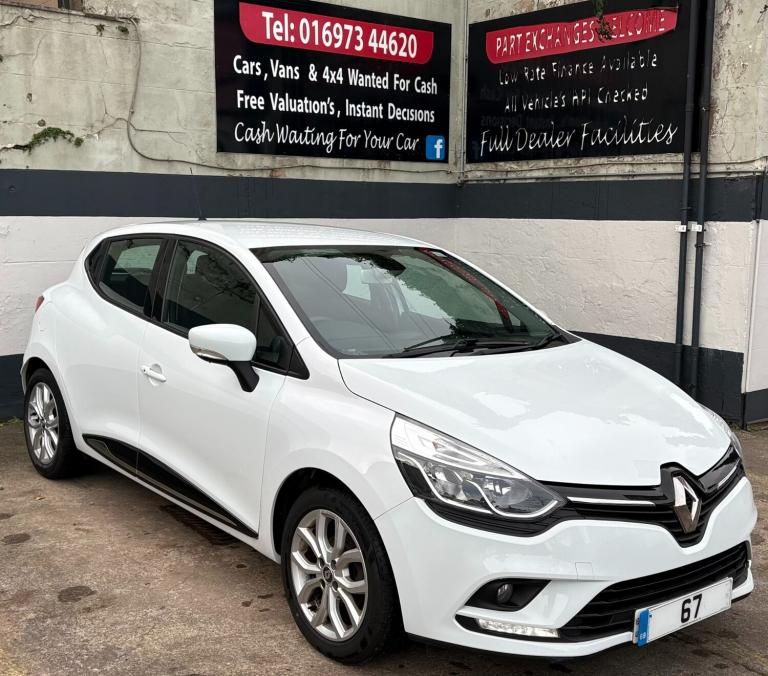 2017 Renault Clio 1.5 DCi 90 DYNAMIQUE NAV 5DR 90 BHP FOR SALE HATCHBACK Diesel Manual