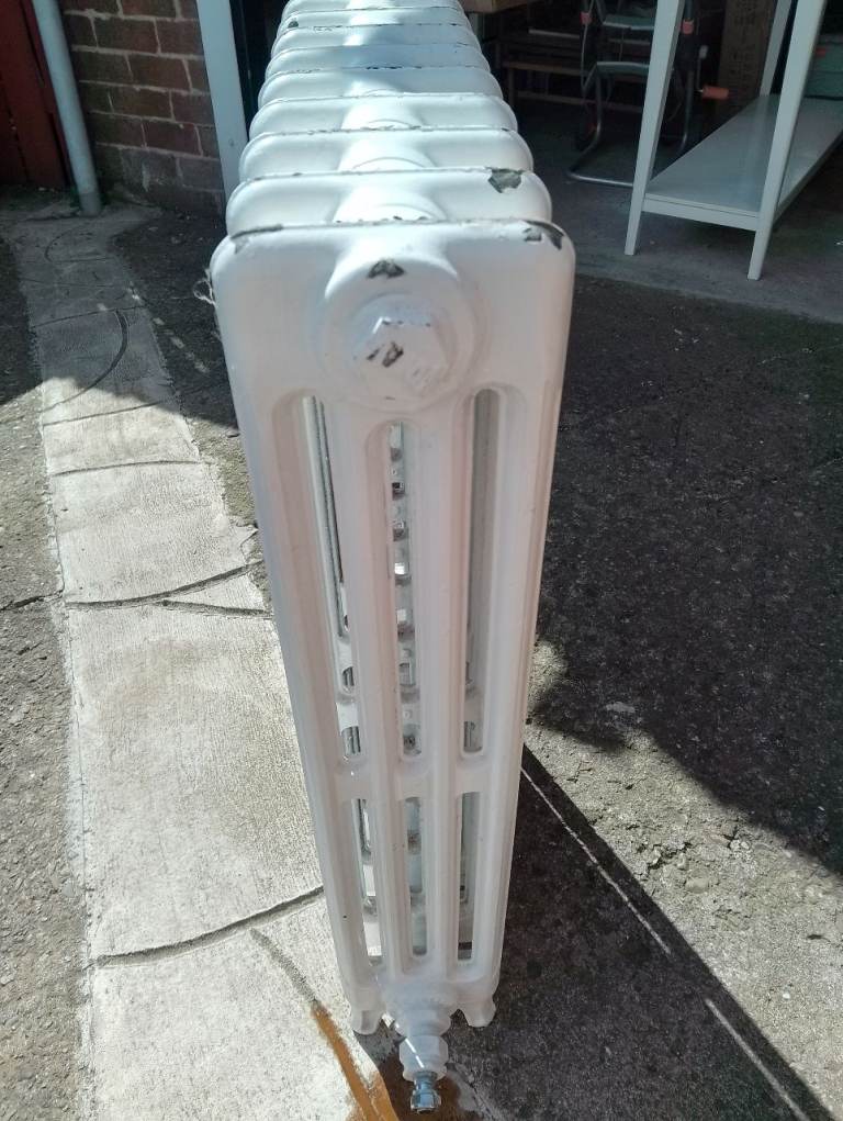 Cast iron radiator 