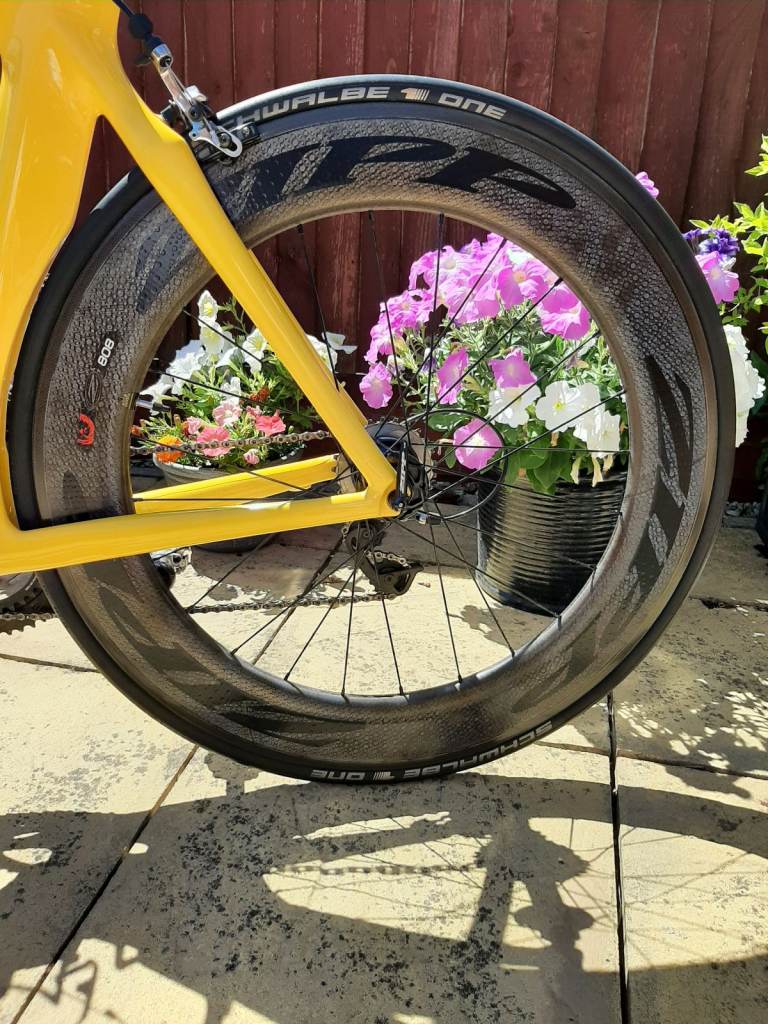 Storck Aero Road bike, custom sprayed with ZIPP 800 rims, see full description.