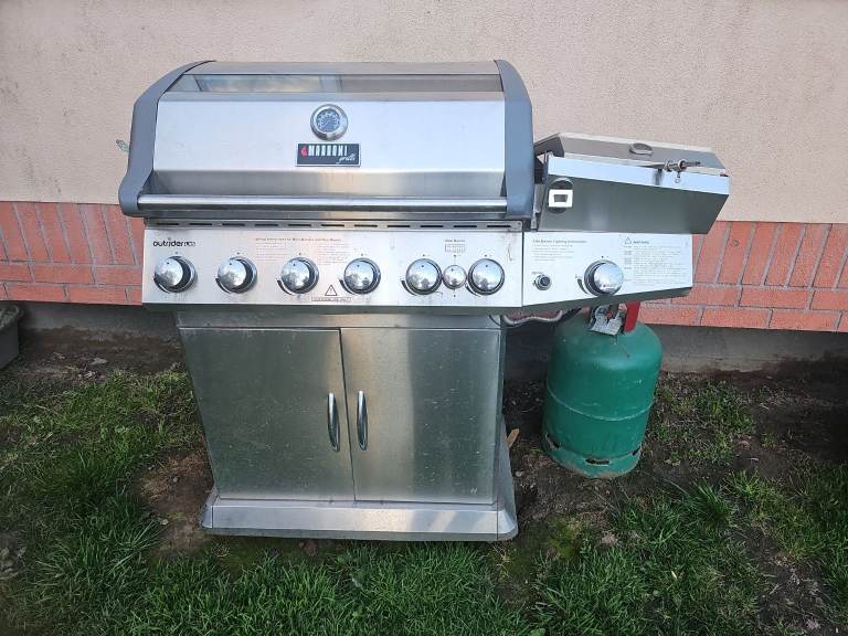 Large Gas BBQ Marroni Outrider LX5 + Pizza Stone + Tank – Unused