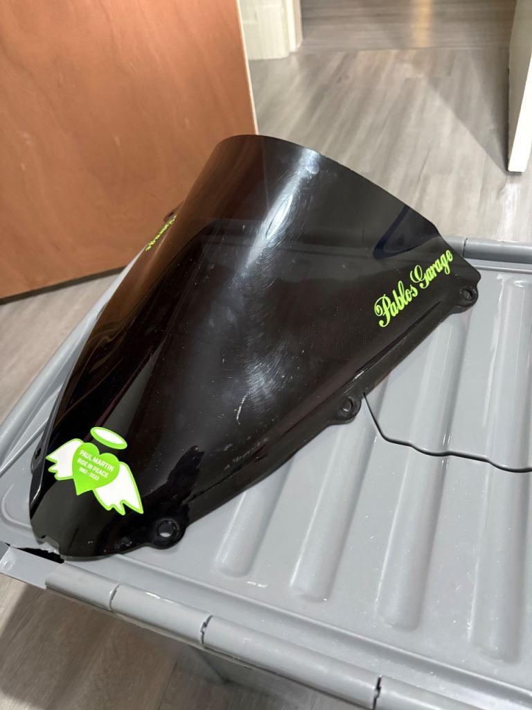 2007 zx6r tinted front screen £20