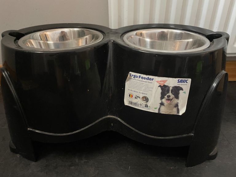 Ergo Dog Feeding station