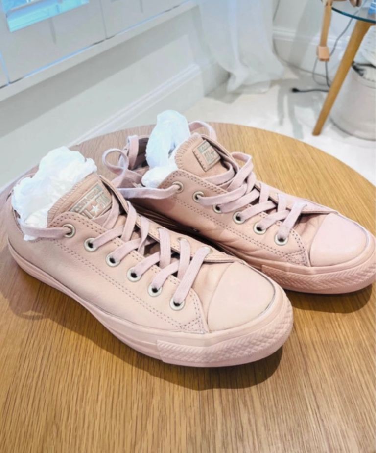 Converse Pink Salmon Size 6